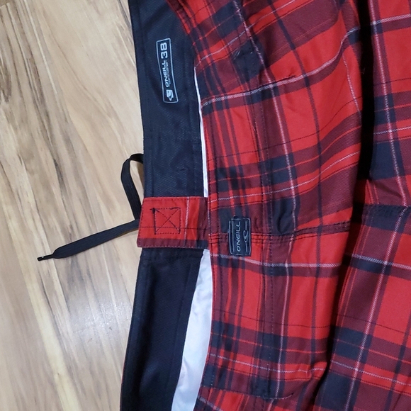 O'Neill Santa Cruz Red Plaid Boardshorts - size 38 - Picture 7 of 12